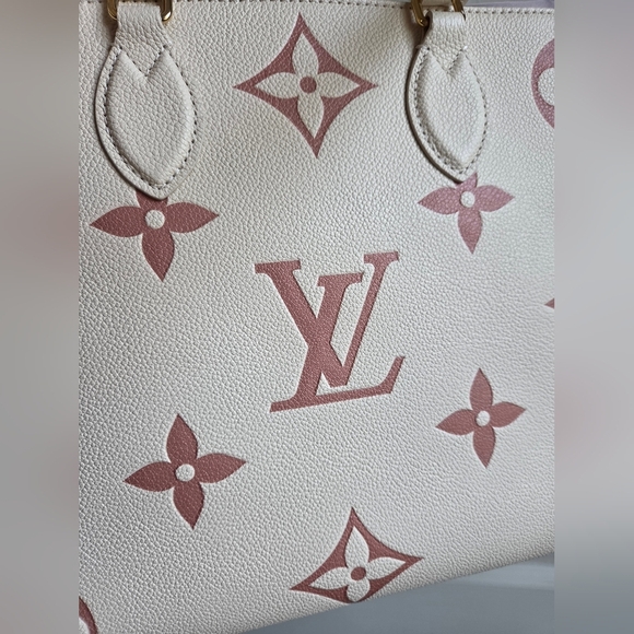 Louis Vuitton Onthego MM Giant Empreinte | Creme & Rose Trianon | Excellent - Picture 5 of 7